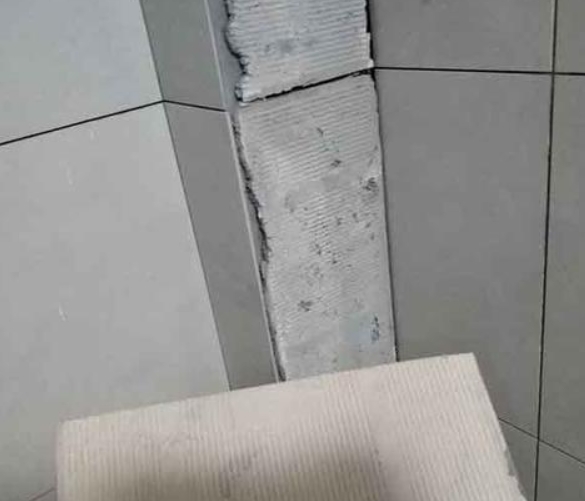 兴业瓷砖空鼓维修公司分享下厨房瓷砖脱落的补救措施。